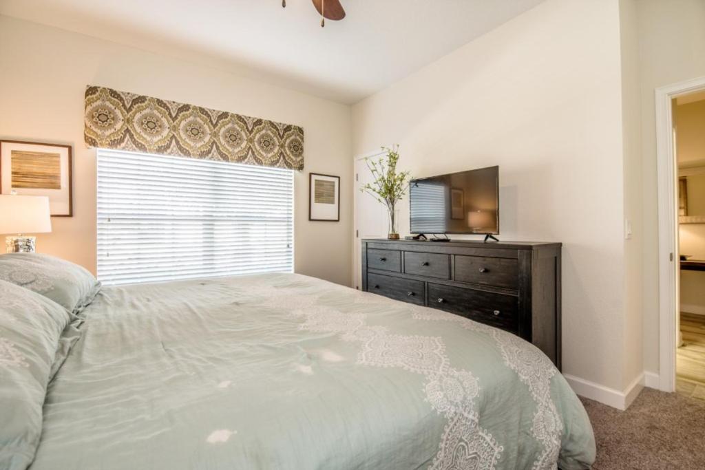 Storey Lake - 4813CS - image 6