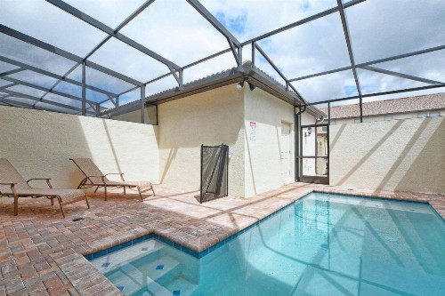 Windsor-5 Bed Townhouse w/splashpool-3811WW - image 1