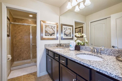 Windsor-5 Bed Townhouse w/splashpool-3811WW - image 19