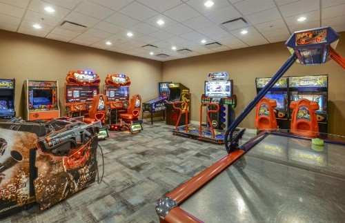 Windsor-5 Bed Townhouse w/splashpool-3811WW - image 31