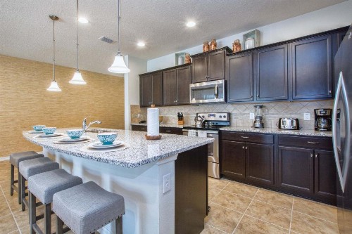 Windsor-4 Bed Townhouse w/splashpool-3812WW - image 11