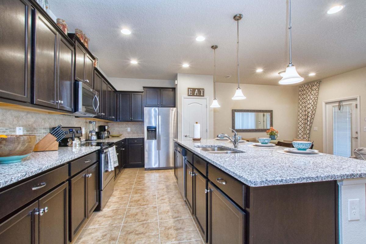 Windsor-4 Bed Townhouse w/splashpool-3812WW - image 6