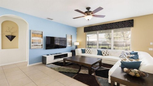 6BR Windsor Hills Villa - image 1
