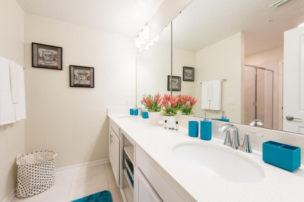 Beautiful 3 bedroom condo - Storey Lake - image 7