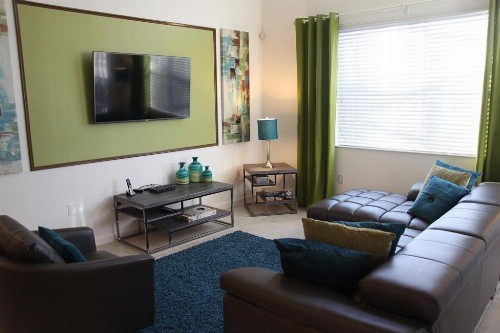 Luxury 4 bedroom home with game room - image 8