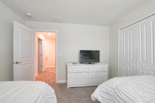 Storey Lake-5 Bedroom Townhouse w/Splashpool-1617ST - image 17