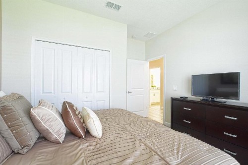 Storey Lake-5 Bedroom Townhouse w/Splashpool-1617ST - image 29