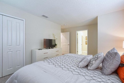 Storey Lake-5 Bedroom Townhouse w/Splashpool-1617ST - image 8