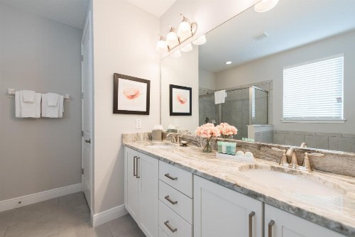 Exquisite Home with Theater & Themed Rooms near Disney - 7664F - image 3