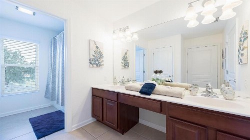 Windsor Hills 6 Bedrooms Pool Villa 2.5 miles close to Disney - 2536HS - image 2