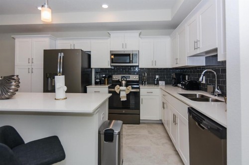 Fabulous Apartment with balcony at Storey Lake apt 103 - image 11