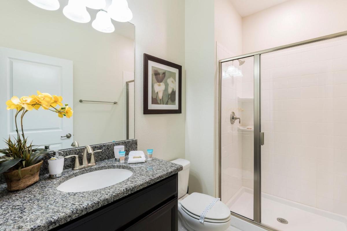 Lovely Vacation Townhouse with Pool SL3103 - image 6