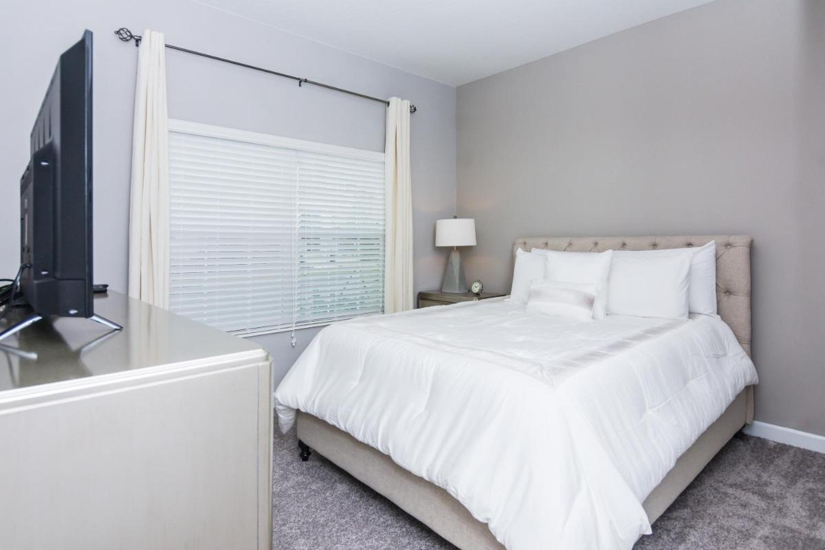 Dream Vacation Home Close to Disney SL4906 - image 7