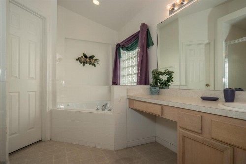 LKB4705AW Lake Berkley - Four Bedroom Home - image 9