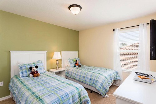 Spacious Vacation Home with Pool TW2825 - image 10