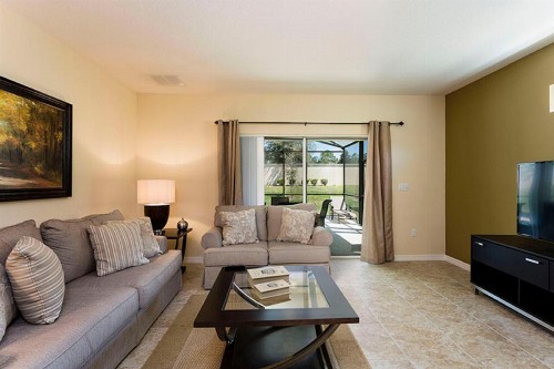 Spacious Vacation Home with Pool TW2825 - image 6