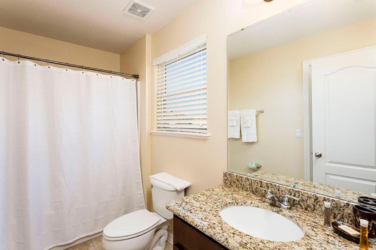 Spacious Vacation Home with Pool TW2825 - image 7