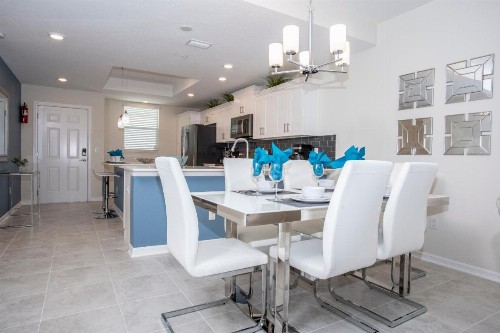 Stunning 2 Bedroom Apartment with AquaPark 304