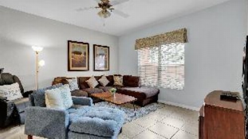 Majesty Palm Road 8975 - image 12