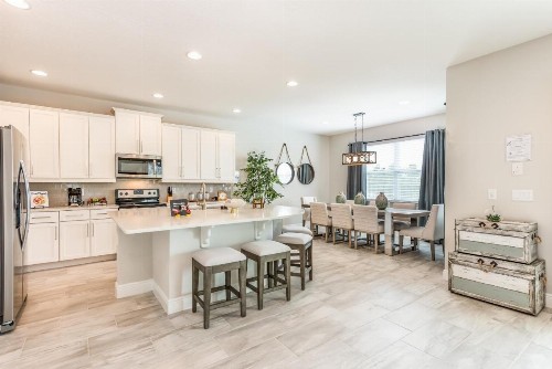 Radiant Home with Private Pool near Disney - 7676F - image 3