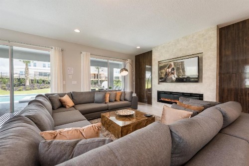 Gorgeous Home with Loft Area & Themed Rooms near Disney - 7687F - image 1