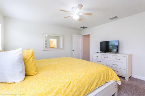 Rent Your Dream Holiday Home in One of Orlando's most Exclusive Resorts Storey Lake Resort Orlando Townhome 2676 - image 2