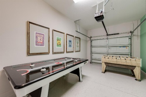 Luxury 6 bedroom home 10 minutes from Disney parks - image 2