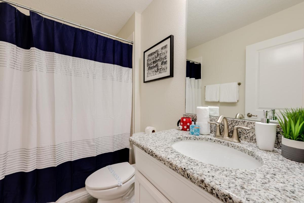 Stunning 5 bedroom home at Storey Lake - image 6