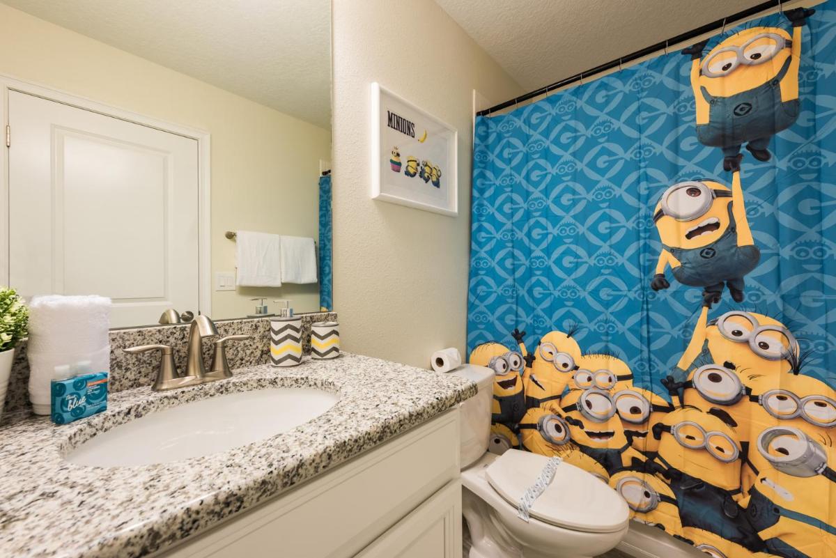 Stunning 5 bedroom home at Storey Lake - image 7