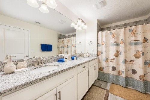 Luxury 5 Bedrooms villa - Storey Lake - image 2