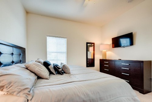 4 bedroom villa at Bella Vida Resort - image 8