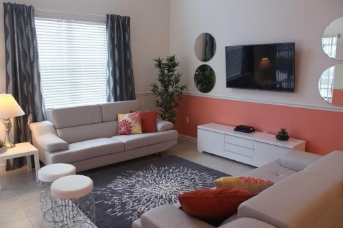 Beautiful 4 bedroom home accommodates 8 guests - image 11