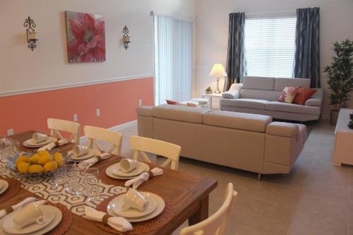 Beautiful 4 bedroom home accommodates 8 guests - image 5