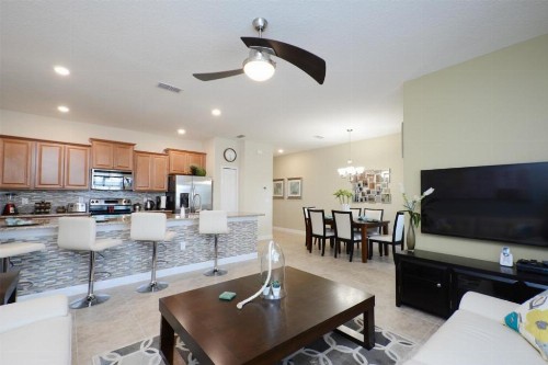 4 Bedrooms villa at Storey Lake - image 7