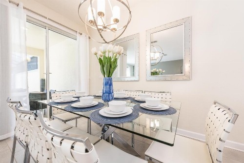 Spacious 4 bedroom villa - image 10
