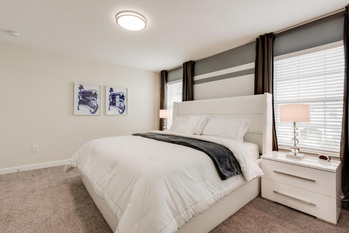 New 4 bedroom villa best location - image 6