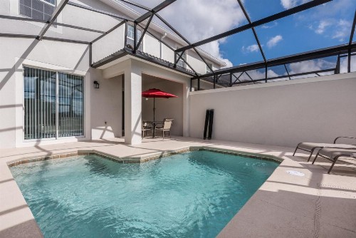 New 4 bedroom villa best location - image 9