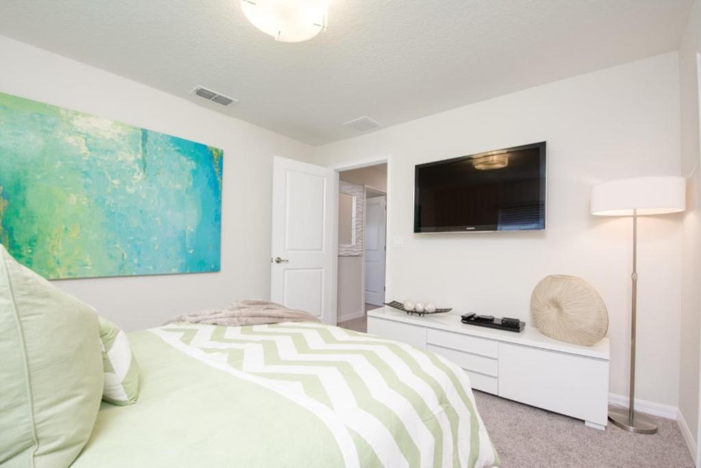 Luxury 5 Bedrooms villa at Storey Lake - image 6