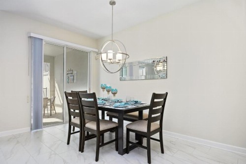 4 bedroom villa accommodates 10 guests - image 8