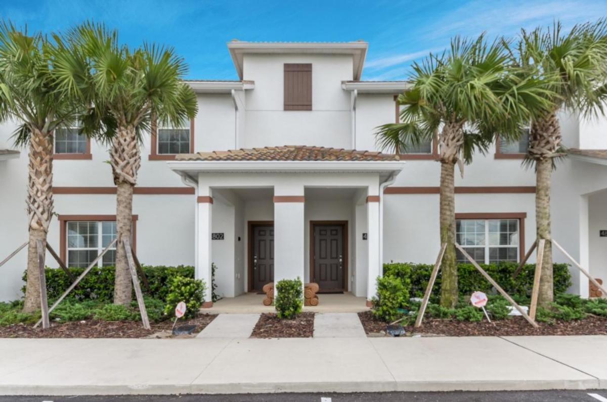 Rent Your Dream Holiday Home in One of Orlando's most Exclusive Resorts Storey Lake Resort Orlando Townhome 2724 - main image