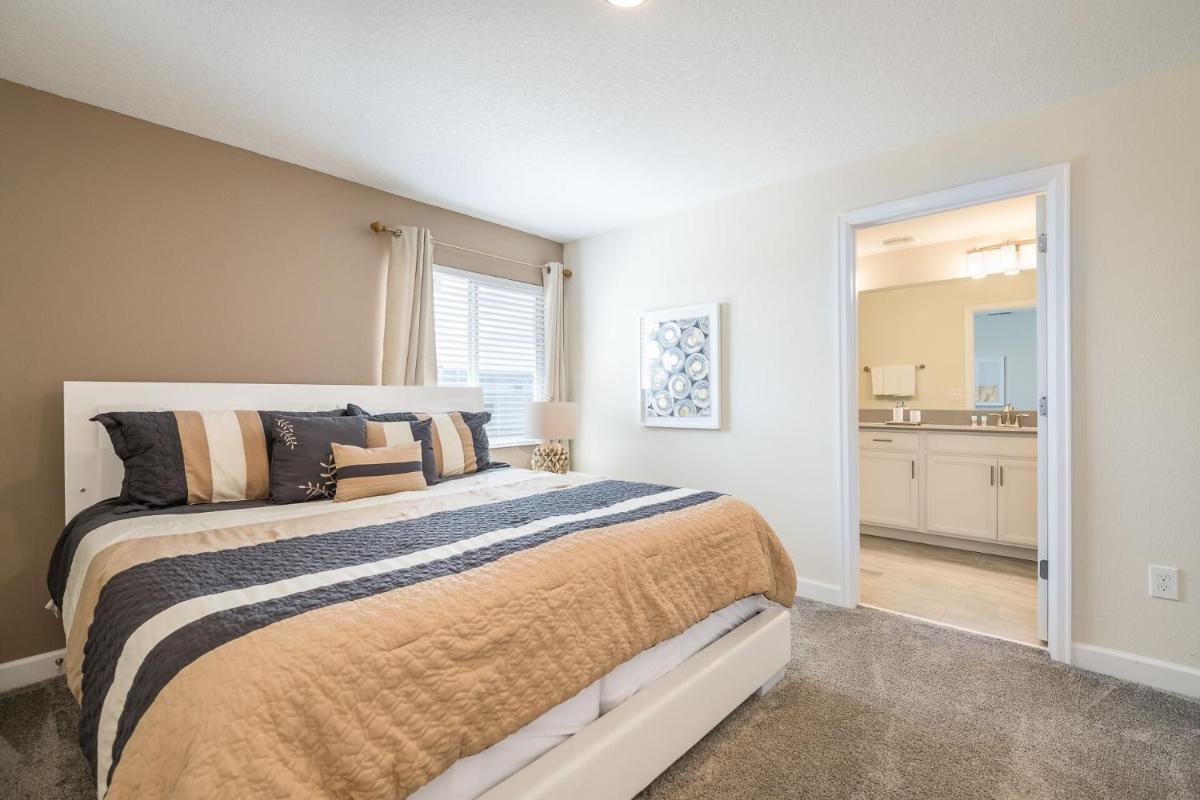 Storey Lake - New 5 bedrooms Villa - image 5