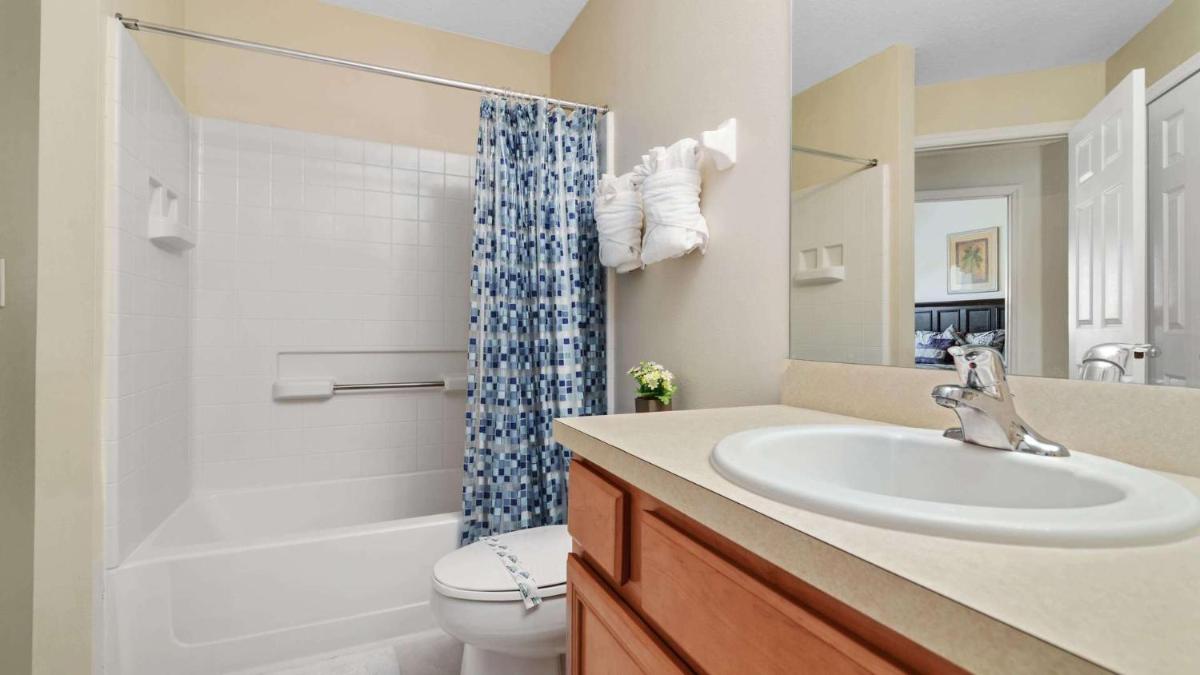 Waterside Villa - image 4