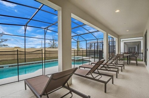 Unique 10 Bedrooms Pool Home Next to Disney World and Universal Studios - image 9