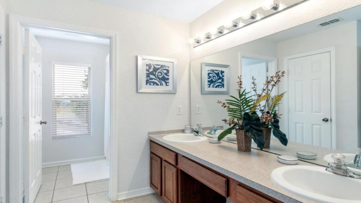 Luxury Pool Villa with Game Room Close to Disney-2609DS - image 6