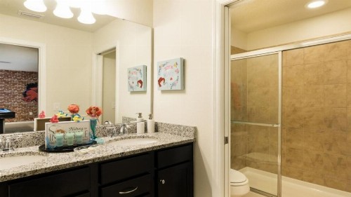 Luxury Pool Villa w Themed Rooms Near Disney- 8801CD - image 10