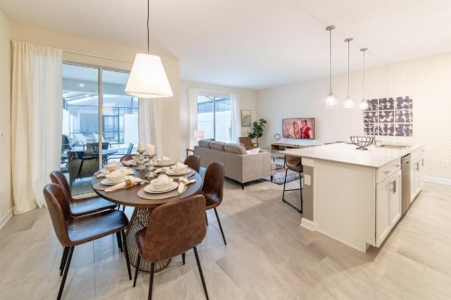 Beautiful 4 beds town home for 10 people - image 8