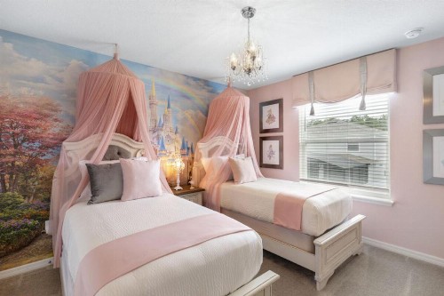 Sunny Disney Dreamer - image 13