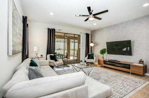 Exquisitely Prestige Large Home with Private Pool - image 16