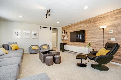 Exquisitely Prestige Large Home with Private Pool - image 27