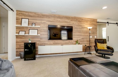 Exquisitely Prestige Large Home with Private Pool - image 29